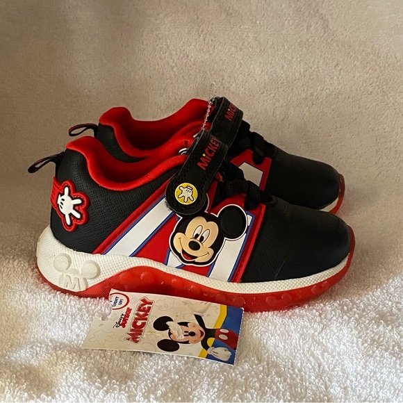 Mickey Mouse Shoes Boys Size‎ 9 Athletic Red Velcro Slip On New - Picture 1 of 9